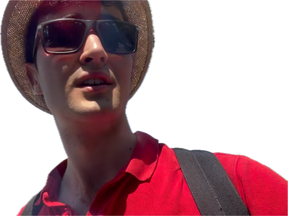 Undercover identity: tacky tourist